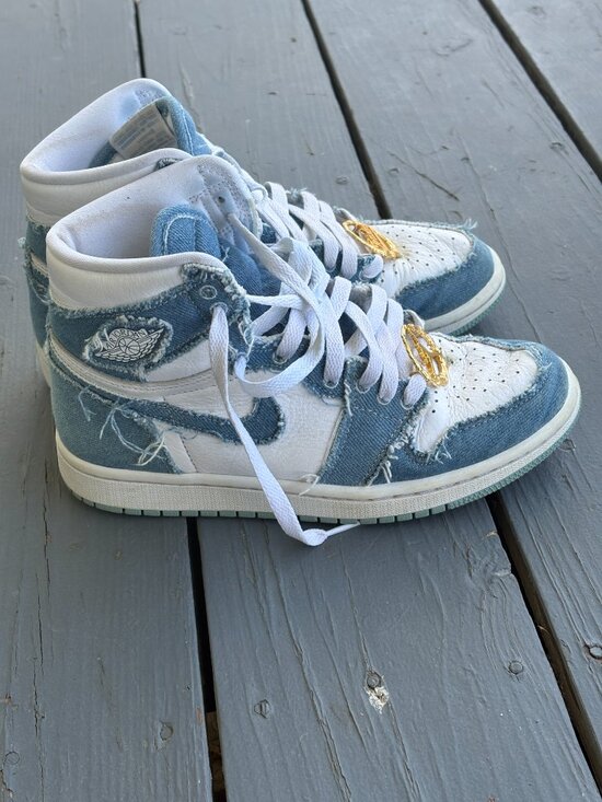 Jordan Shoes - AIR JORDAN 1 HIGH OG WMNS "Denim"